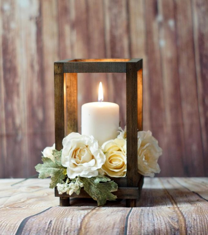 how to save money on wedding centerpieces
