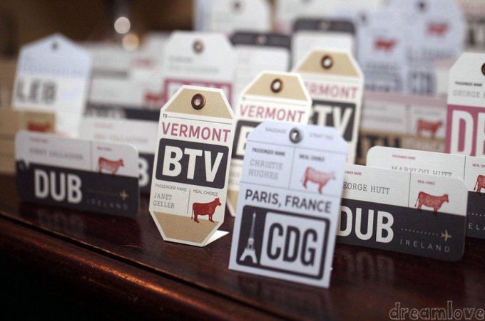 10 Creative Escort Card Ideas for Weddings
