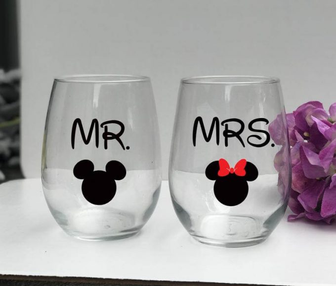 14 Cutest Wedding Gifts For Disney Loving Brides Emmaline Bride