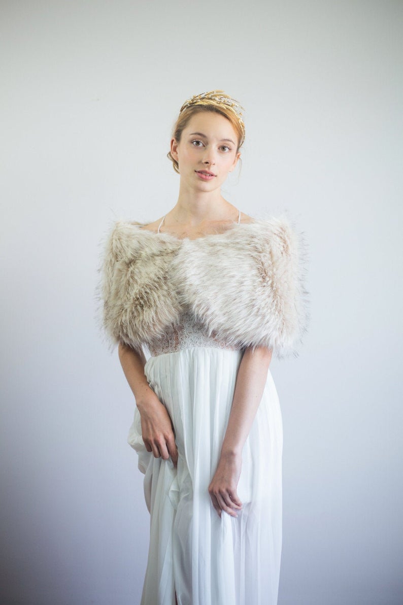 Faux Fur Bridesmaid Wraps: The Cozy Warm-Up Option Everyone Loves