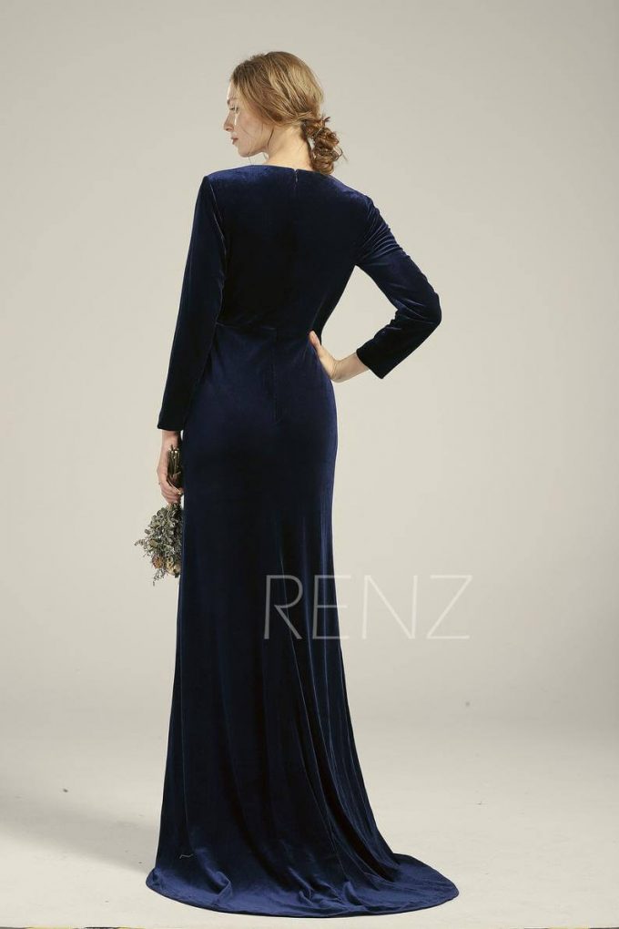 18 Crush-Worthy Velvet Bridesmaid Dresses on Etsy Under $200 18 Crush-Worthy Velvet Bridesmaid Dresses on Etsy Under $200