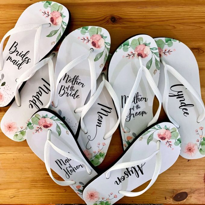 bridesmaids flip flops for weddings