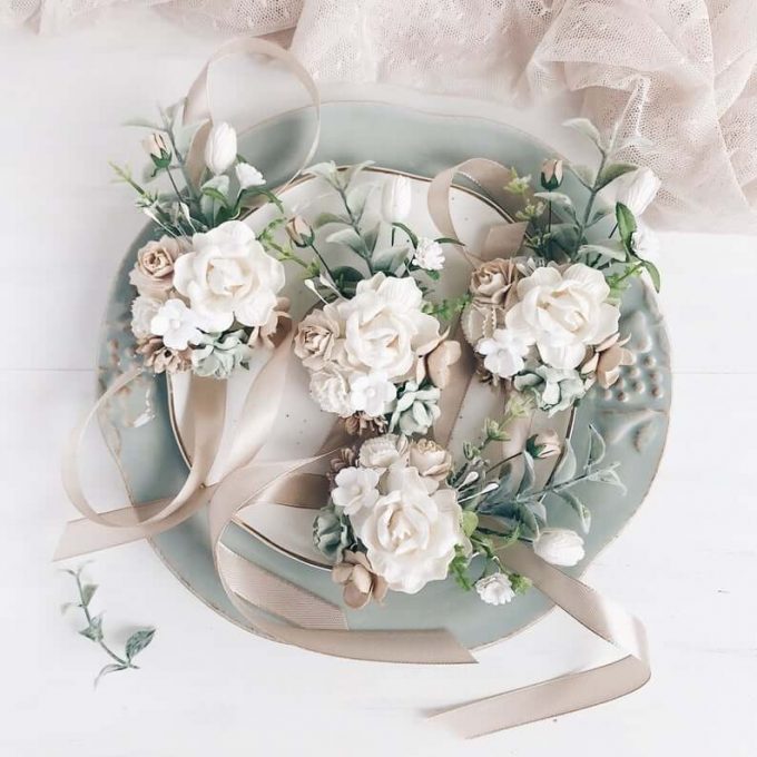 Can Bridesmaids Wear Corsages Instead of Bouquets? Emmaline Bride