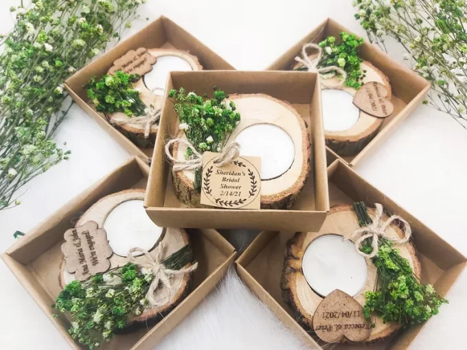  how much should you spend to wedding favors