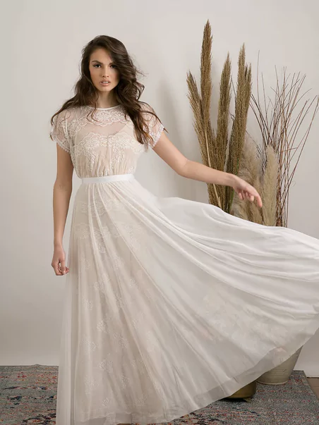 18 Best Etsy Wedding Dresses Under $1000: Long, Short, Strapless, More!