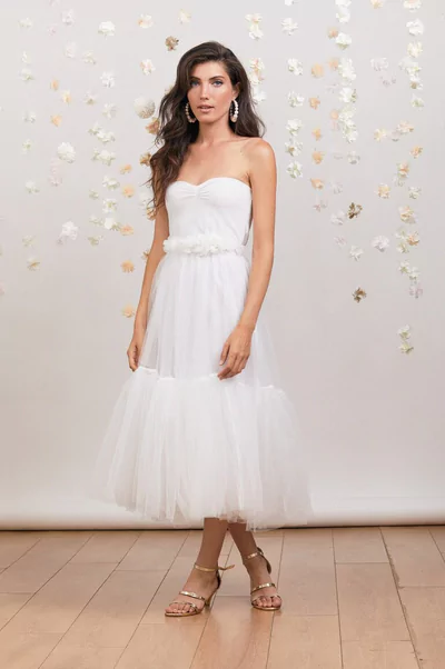 18 Best Etsy Wedding Dresses Under $1000: Long, Short, Strapless, More!