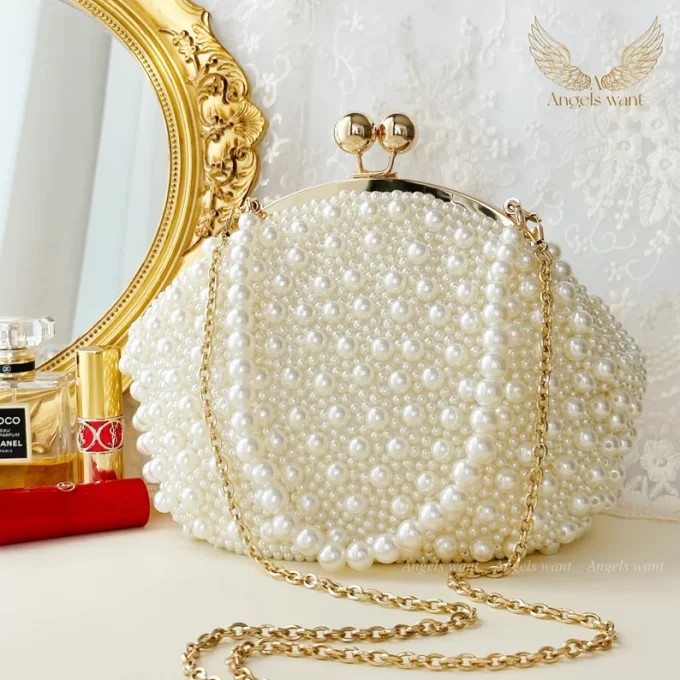 50 Best Bridal Clutches for 2023: Wedding Purses + Bride Bags