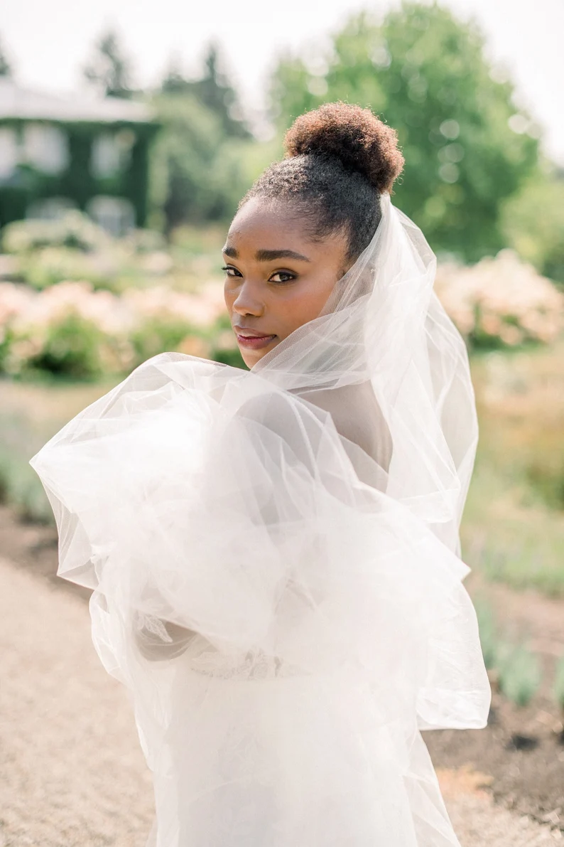 30 Best  Veils to Wear on Your Wedding Day: Shop Handmade