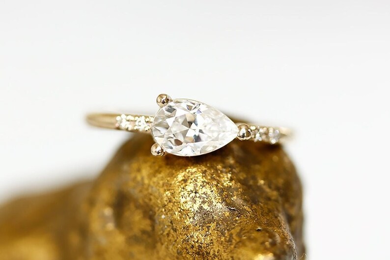 7 Best Alternative Engagement Ring Designers to Shop (by Style)