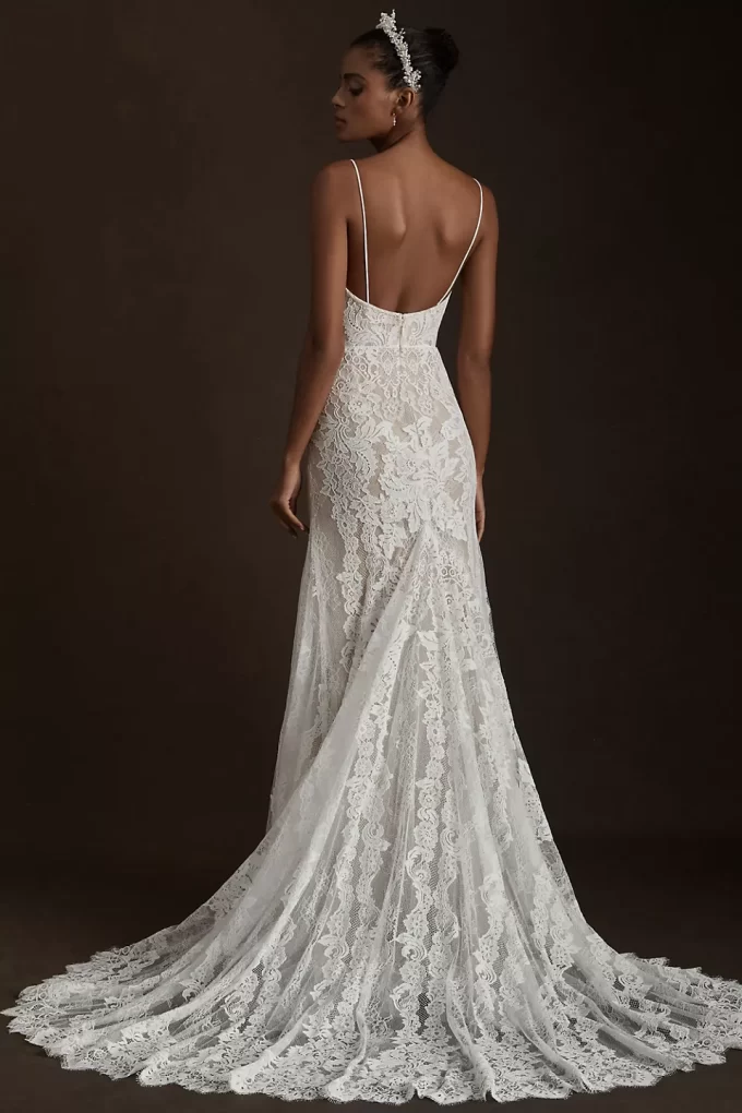 24 Best Open Back Wedding Dresses and Backless Bridal Gowns