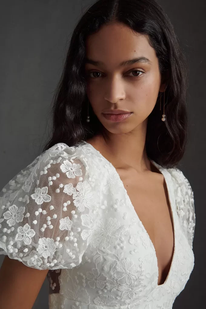 9 Best Wedding Dresses That Cover Back and Shoulders in Style