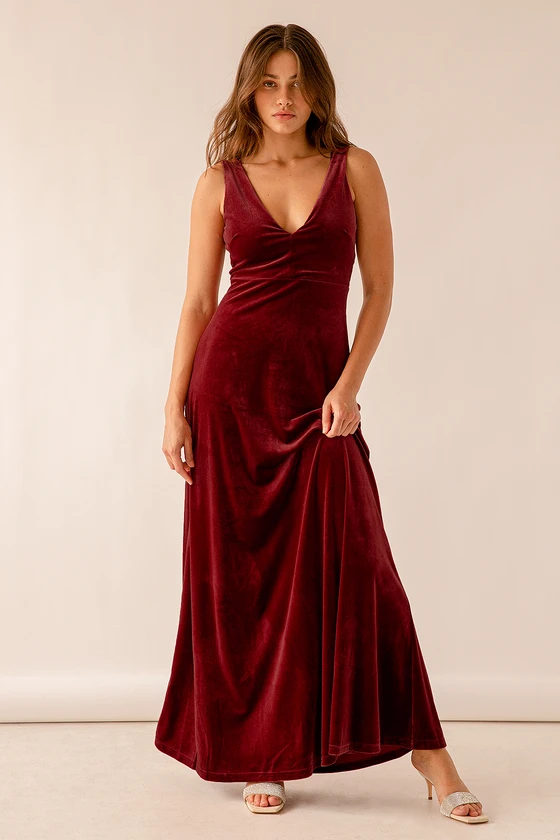 26 Best Bump Friendly Wedding Guest Dresses That Flatter + Fit