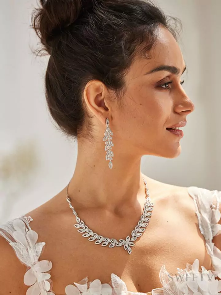 Chandelier Wedding Earrings How To Wear Them + Nail the Look