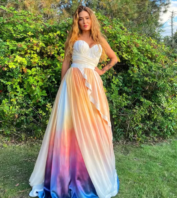 This Etsy Designer Knows How To Make Colorful Wedding Dresses This Etsy Designer Knows How To Make Colorful Wedding Dresses