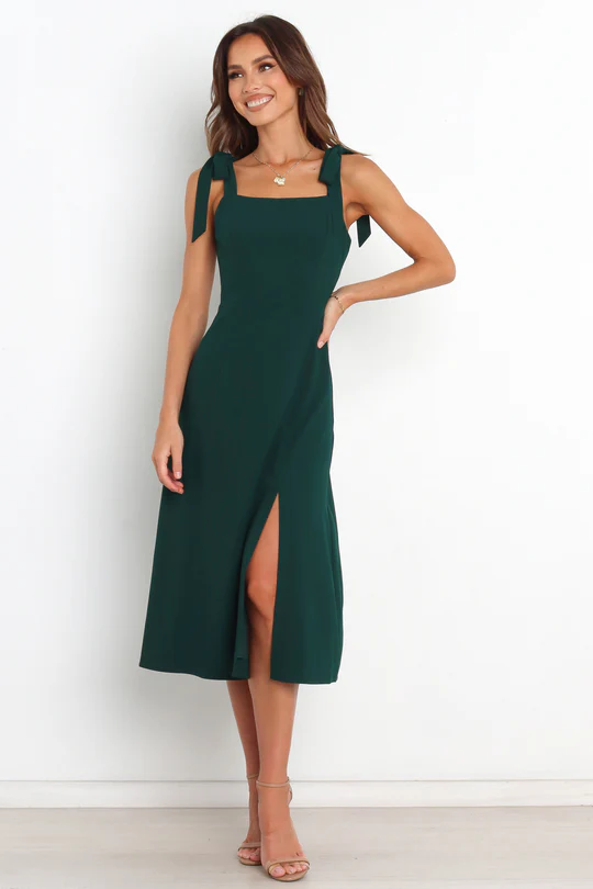 6 Top Places for Bridesmaid Dresses They Won't Hate [2026]