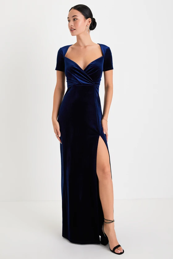 17 Flattering Navy Blue Bridesmaid Dresses Sure to Turn Heads