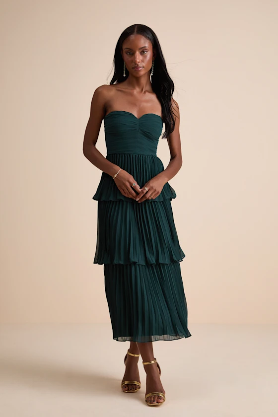 Semi Formal Wedding Guest Dress: What to Wear (+ What NOT to Wear) 2025