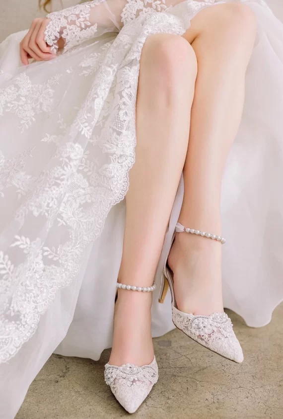 Shoes to Wear With a Lace Wedding Dress | Bridal Shoes Guide