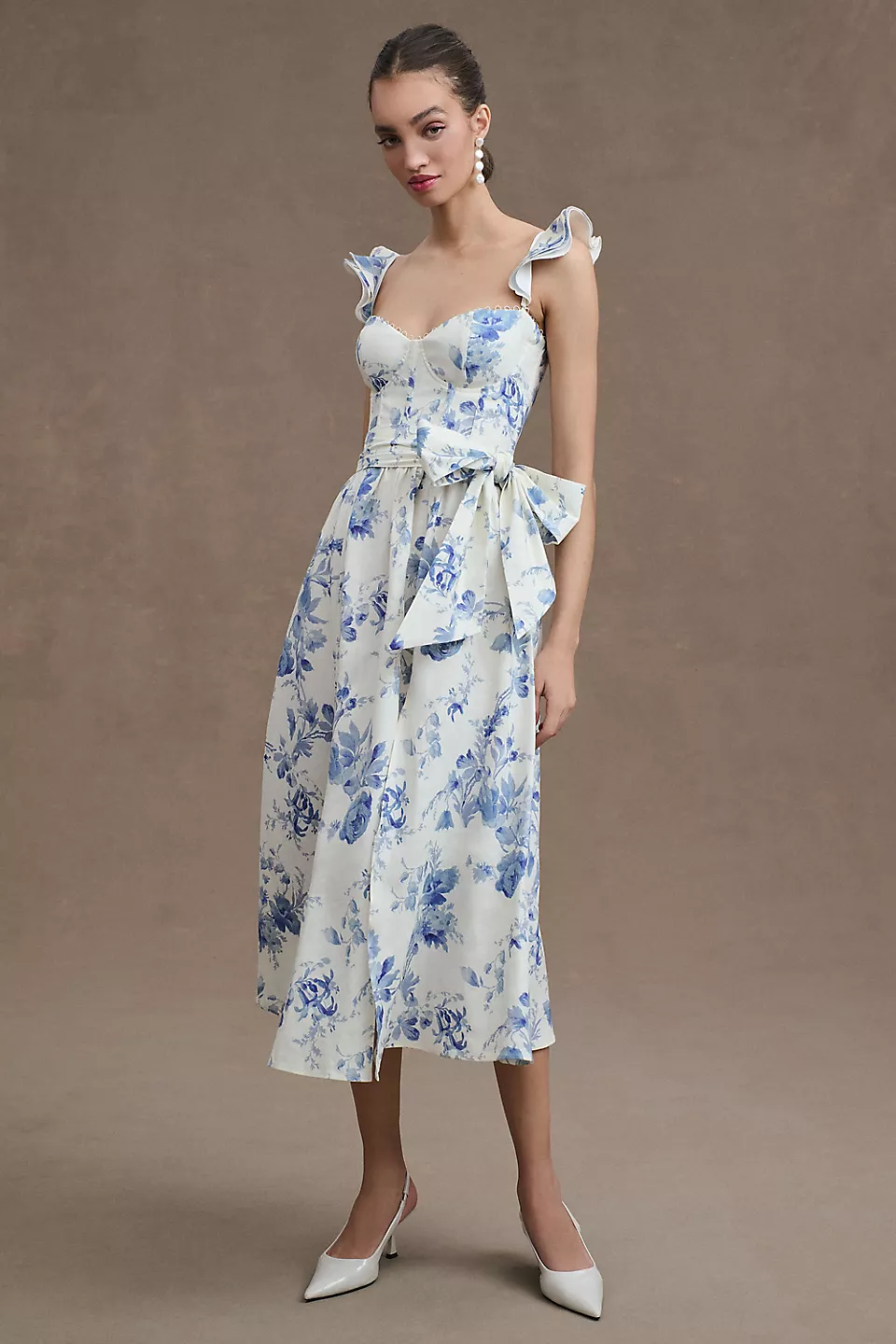 42 Bridal Shower Dresses That Are Not White | Stylish Non-White Bridal Event Looks 42 Bridal Shower Dresses That Are Not White | Stylish Non-White Bridal Event Looks