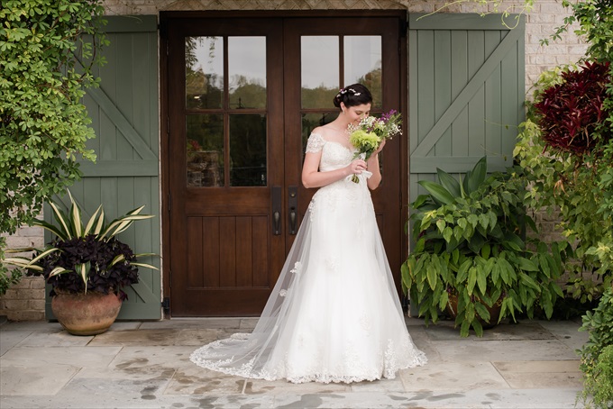 Michelle Robinson Photography | North Carolina Botanical Gardens Wedding in Kernersville - https://emmalinebride.com/?p=129864