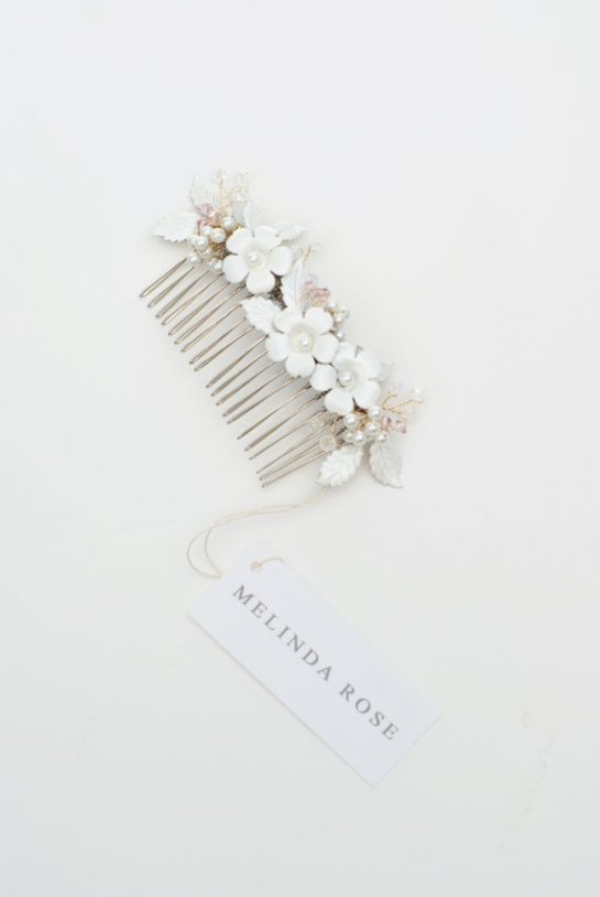 How to Beautifully Wear a Hair Comb the Right Way