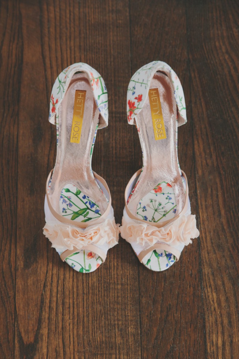 botanical liberty london print heels | via 31 Best Handmade Wedding Shoes https://emmalinebride.com/bride/handmade-wedding-shoes/