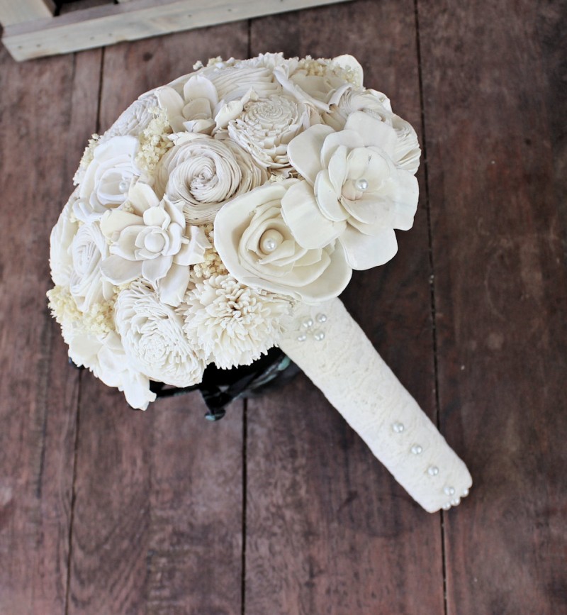 bouquet in all ivory