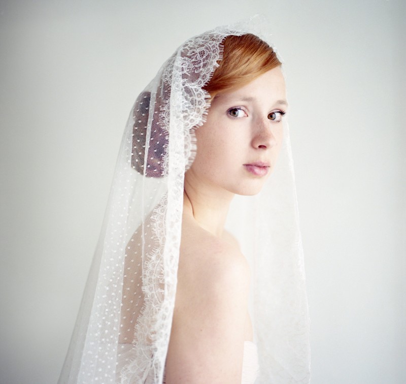 bridal mantilla veil | mantilla veils weddings | by SIBO Designs | Photo: Sheila Bobeldijk