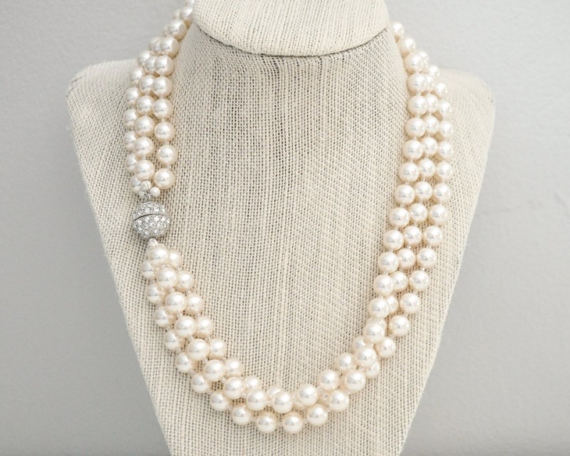 bridal pearl necklace with rhinestone clasp