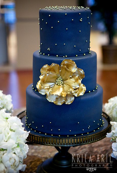 20 Dusty Blue Wedding Cake Ideas | Winter wedding cake, Wedding cakes blue,  Spring wedding cake