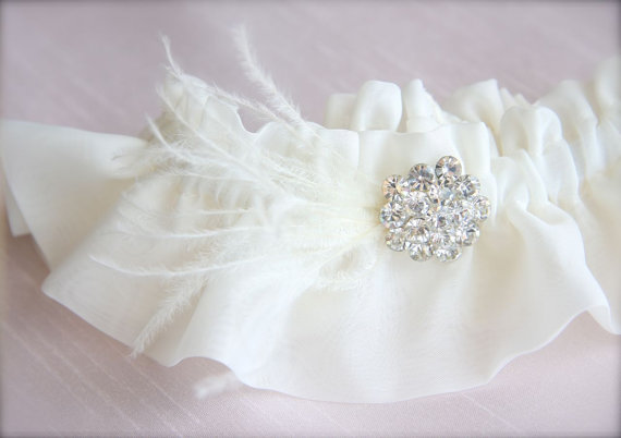 Feather Themed Wedding - feather garter by gracefully girly