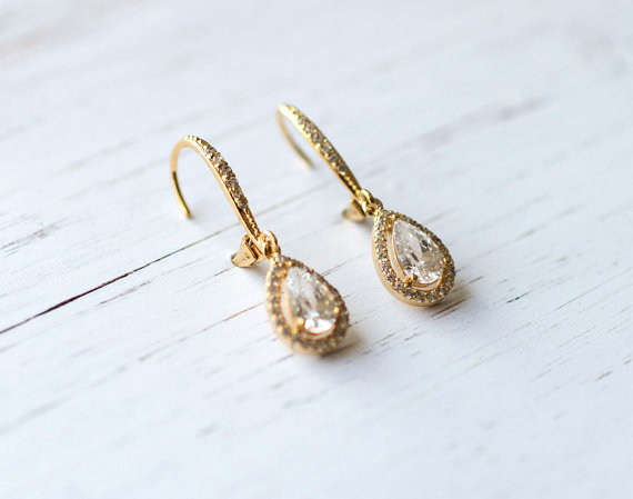 Vintage Inspired Bridal Earrings with 1920s Gatsby Style