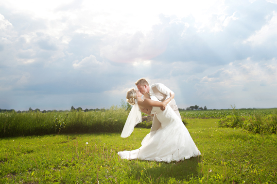 gorgeous light wedding photograph via 32 Secrets Wedding Photographers Wish You Knew