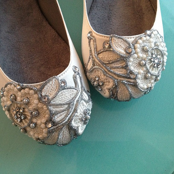lace ballet flats | via 31 Best Handmade Wedding Shoes https://emmalinebride.com/bride/handmade-wedding-shoes/