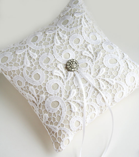 lace ring pillow toulon via 8 Chic Linen Ring Pillows