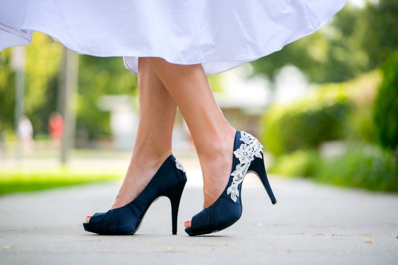 navy blue wedding shoes | via 31 Best Handmade Wedding Shoes https://emmalinebride.com/bride/handmade-wedding-shoes/