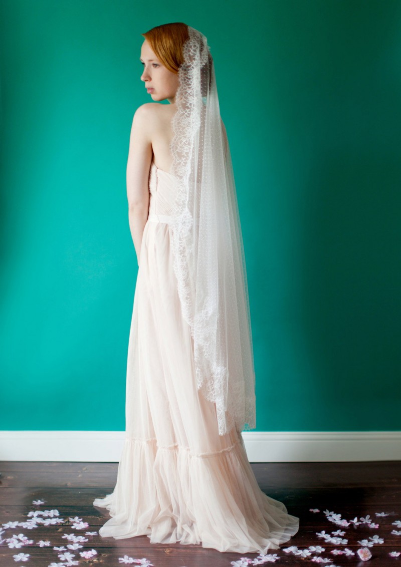 point d esprit wedding veil mantilla | mantilla veils weddings | by SIBO Designs | Photo: Sheila Bobeldijk