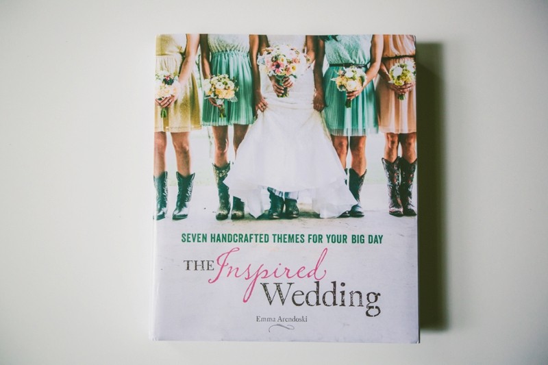 the inspired wedding planning book by emma arendoski | http://amzn.to/2AeFm9i