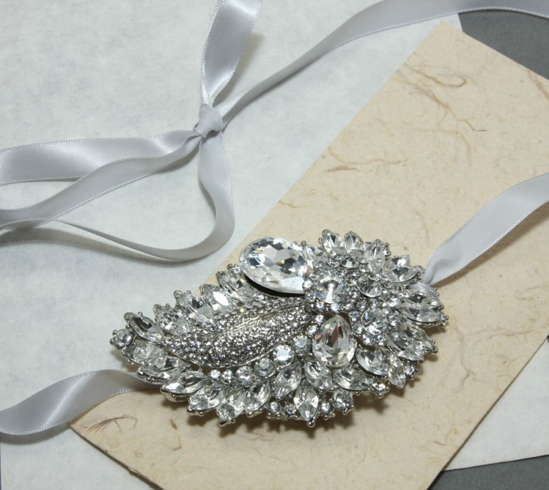 wedding necklace brooch